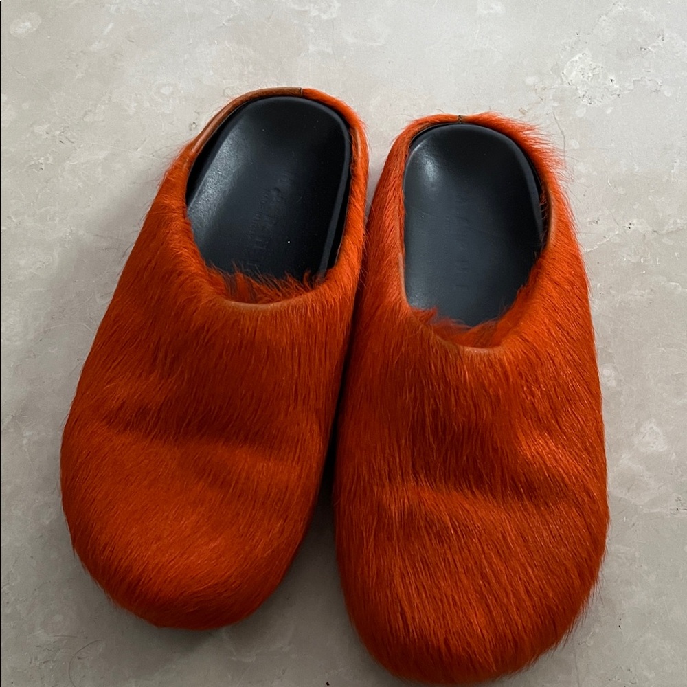 Marni Orange Furry Slip-Ons size 41 fussbett